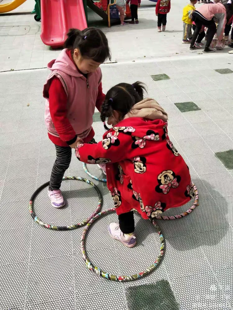 我们的户外活动《爱的魔力转圈圈》